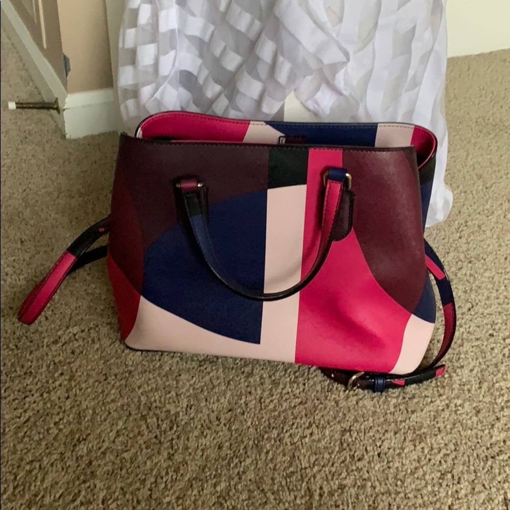 Hardly used Kate spade - Picture 2 of 10